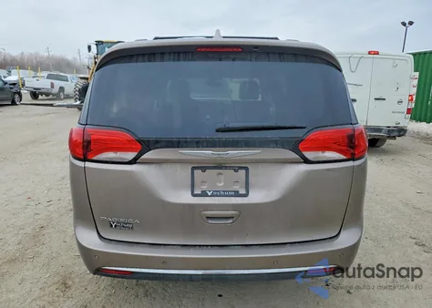 2017 Chrysler Pacifica Touring L z USA, uszkodzony, nr VIN 2C4RC1BG9HR621219